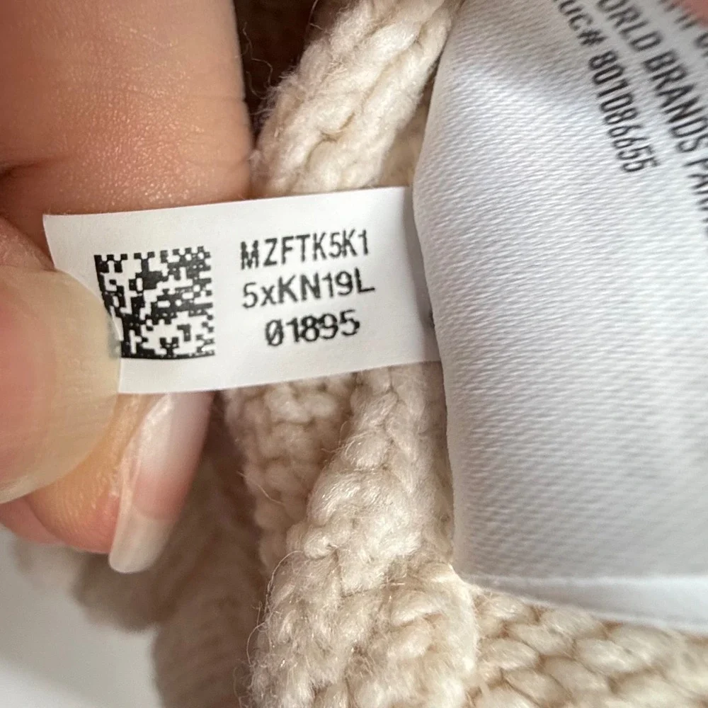American Eagle Womens XS Cable Knit Cardigan Cream Cropped Button Sweater